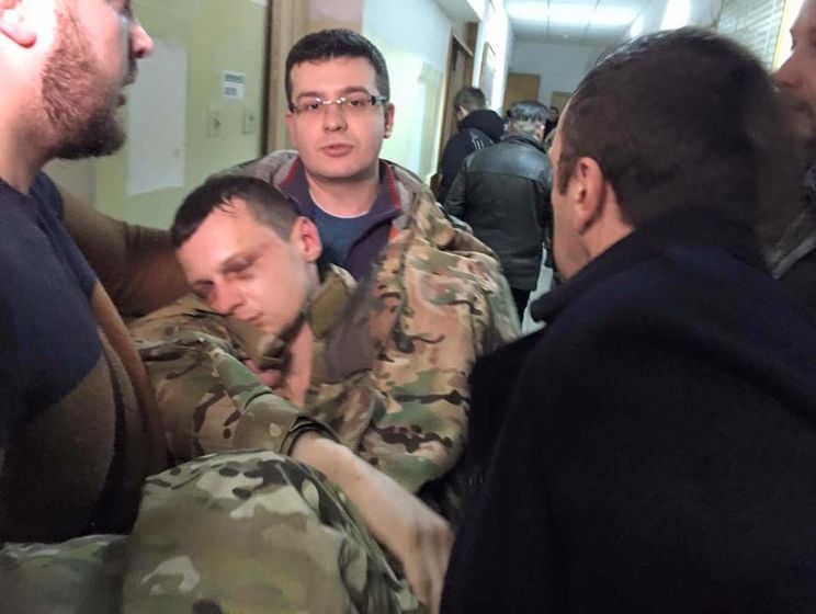 Главе корпуса "Азов-Крым" Краснову предъявили подозрение в причастности к терроризму, он потерял сознание в суде