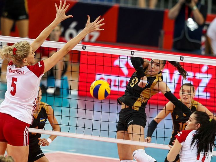 Женская сборная Украины по волейболу проиграла Польше в третьем туре чемпионата Европы