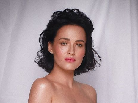 Астафьева позировала без бюстгальтера для Harper's Bazaar