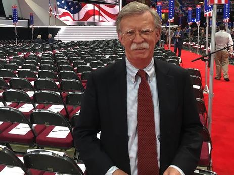 Болтон предупредил Украину об опасности инвестиций Китая, но не прокомментировал возможную попытку заблокировать продажу завода 