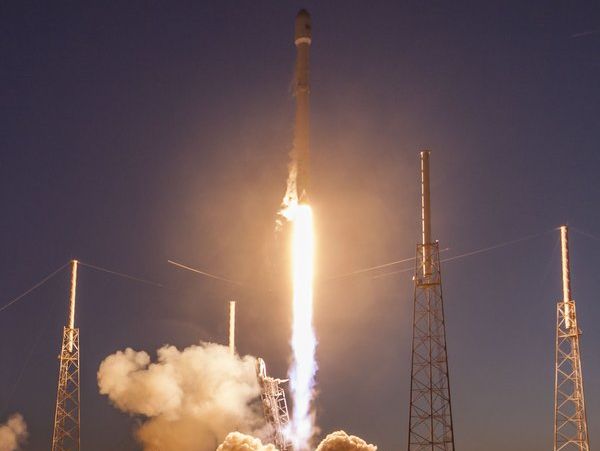 Первая ступень ракеты Falcon 9 совершила неудачную посадку на океанскую платформу