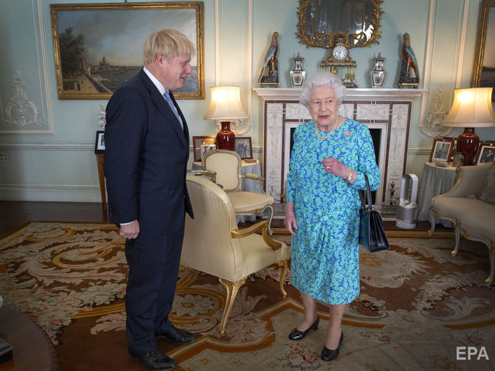 Королева Елизавета II одобрила идею Джонсона о приостановке работы парламента накануне Brexit