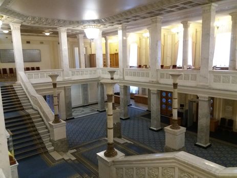 Избрание президиума, премьера, членов Кабмина, назначение глав СБУ и ГПУ. Стала известна повестка дня первого заседания Рады