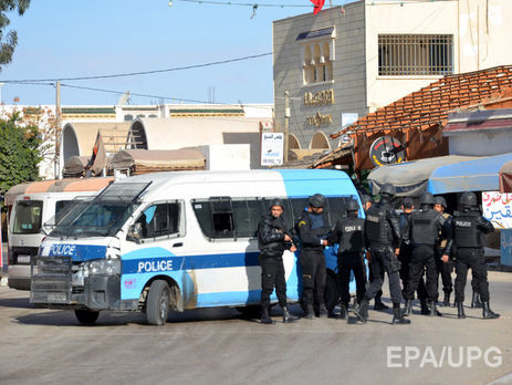 Армия и полиция Туниса взяли под контроль город Бен Гердан