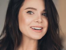 Беременная Подкопаева в черном боди показала живот на позднем сроке беременности