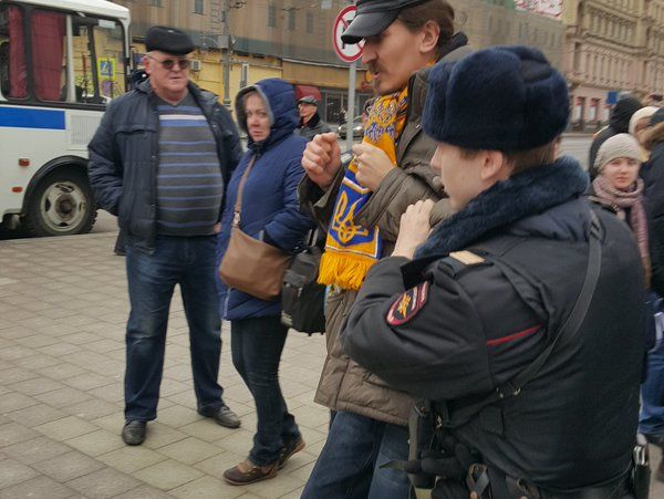 В Москве задержаны несколько десятков участников акции в поддержку Савченко