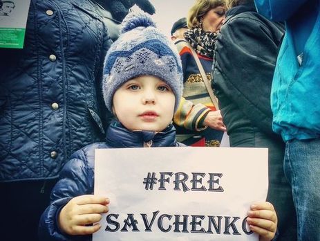 По всей Украине проходят акции в поддержку Савченко. Фоторепортаж