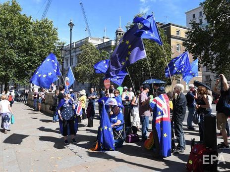 Из-за беспокойства о Brexit индекс доверия потребителей в Великобритании снизился до минимума за шесть лет