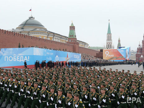 Кремль пригласит Зеленского на празднование 75-летия Победы в Москву – помощник Путина