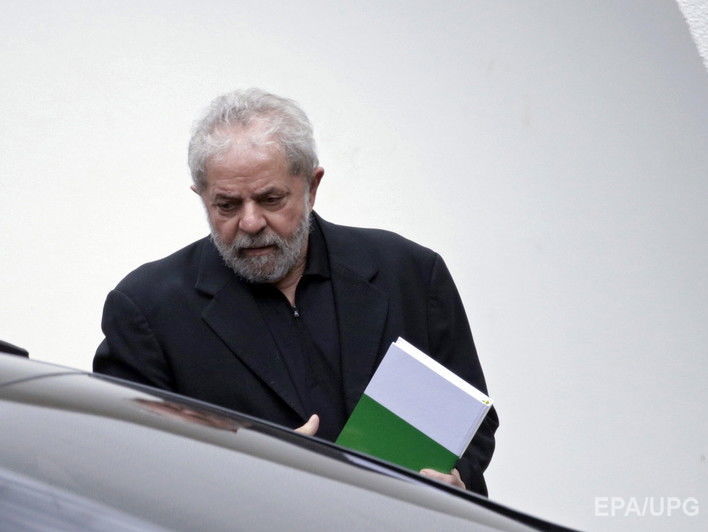 В Бразилии выдвинули обвинения в коррупции экс-президенту да Силве