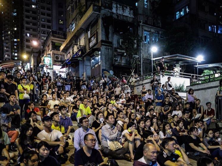 ﻿Учасники протестів у Гонконзі влаштували перегляд фільму про Революцію гідності