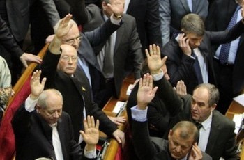 Луценко: 14 марта коалиция собирается встретиться с Яценюком
