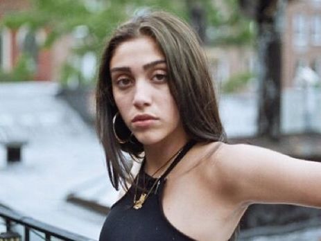 Дочь Мадонны перевоплотилась в монахиню