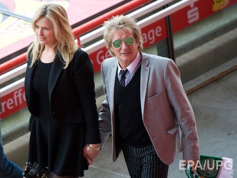 Стюарт сыграет вторую свадьбу со своей женой