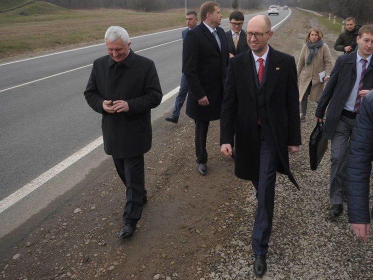 Яценюк: Тендеры на строительство дорог будут проходить через систему ProZorro