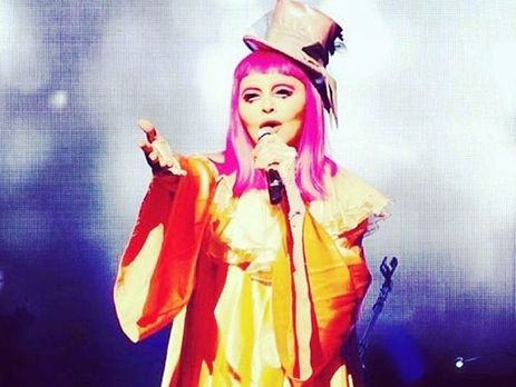 Мадонна посвятила песню сыну Рокко, за опеку над которым судится с бывшим мужем. Видео