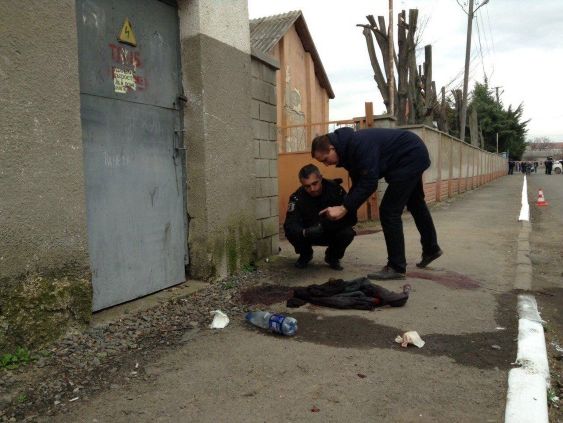 Полиция открыла уголовное производство по факту стрельбы возле школы в Мукачево