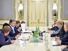 Порошенко ветировал закон о системе электронных деклараций 