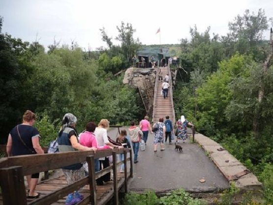 Боевики продолжают саботировать ремонт моста в Станице Луганской – украинская сторона СЦКК