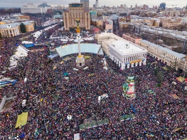 На Майдане Незалежности проходит Вече в поддержку суверенитета Украины