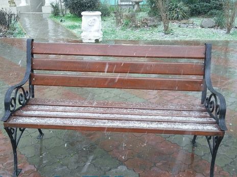 В Керчи выпал весенний снег