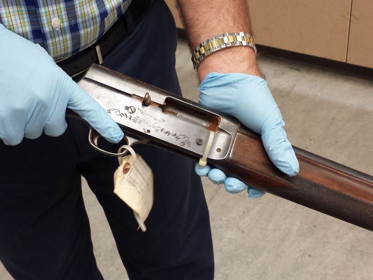 В США полиция опубликовала фото ружья Кобейна