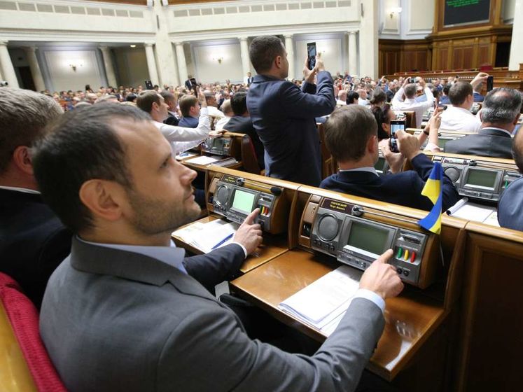 ﻿Проєкт закону про позбавлення депутатів мандатів за прогули поставили на порядок денний сесії Верховної Ради