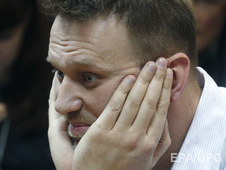 Навальный: Регулярно журналисты НТВ и других каналов просто ломятся в мою квартиру, пугая моих детей