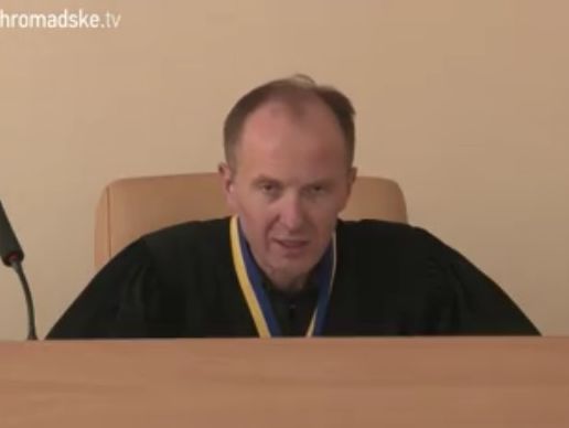 Журналист Гнап: Судья Карабань не позволил арестовать счета жены судьи Емельянова в Лихтенштейне с 13 млн франков