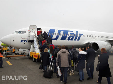 Самолет авиакомпании UTair вылетел из Внуково, но затем вернулся и совершил экстренную посадку