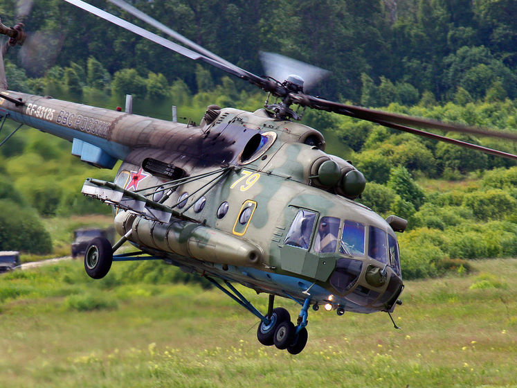 На аэродроме в Саратовской области РФ разбился военный вертолет Ми-8