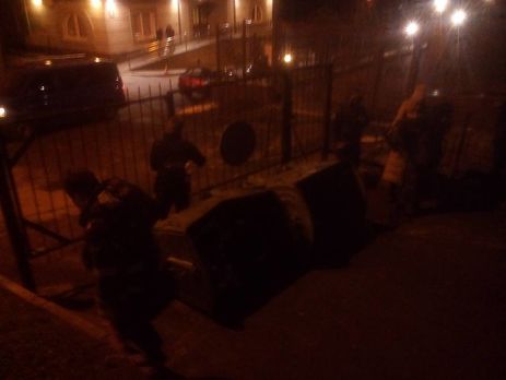 Активисты соорудили баррикады под Шевченковским судом