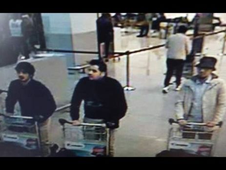 Полиция Бельгии опубликовала фото подозреваемого в совершении теракта с камер наблюдения аэропорта
