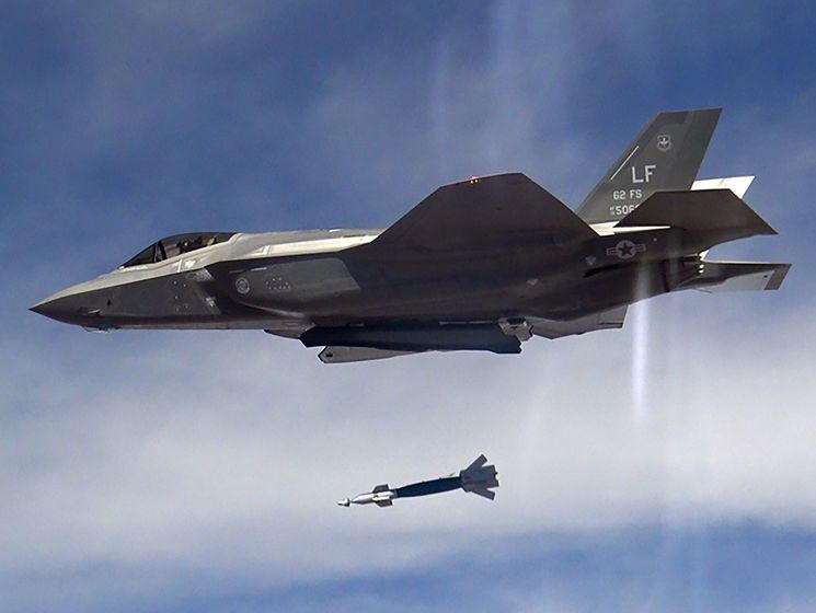 До конца 2016 года ВВС США должны объявить о готовности новейших истребителей-бомбардировщиков пятого поколения F-35A