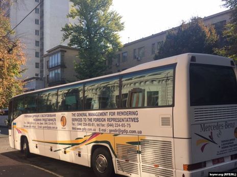 ﻿Родичів українських політв'язнів відвезли в аеропорт – Фейгін