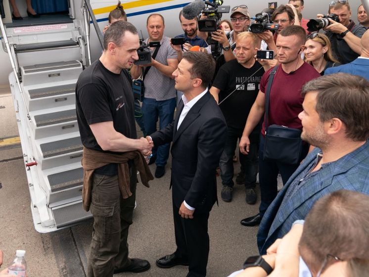 ﻿Сенцов заявив, що "боротьба українців не закінчується". Відео