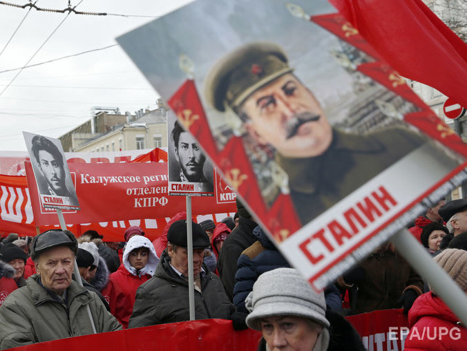 Соцопрос: Жители РФ хорошо относятся к Сталину, но жить при нем не хотят