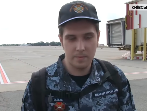 Освобожденный украинский моряк Головаш заявил, что готов снова пройти через Керченский пролив, если будет нужно. Видео