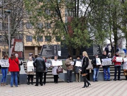 В Ростове-на-Дону пикет в поддержку Савченко охраняли около 10 полицейских в форме и еще несколько в штатском