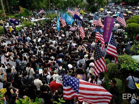 Протестующие в Гонконге обратились к Трампу за помощью