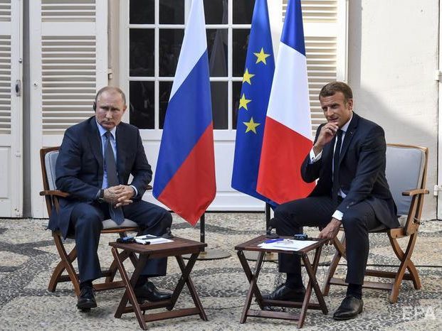Макрон и Путин по телефону обсудили встречу в нормандском формате