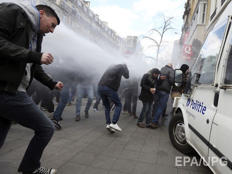 Полиция Брюсселя применила водометы для разгона радикальных демонстрантов