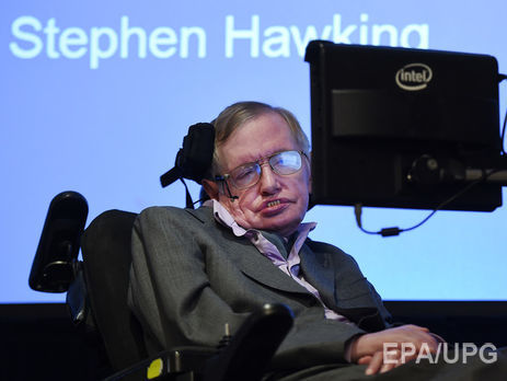 Ученый Хокинг: Наиболее памятный момент поездок в СССР – когда контрабандой провозили Библию