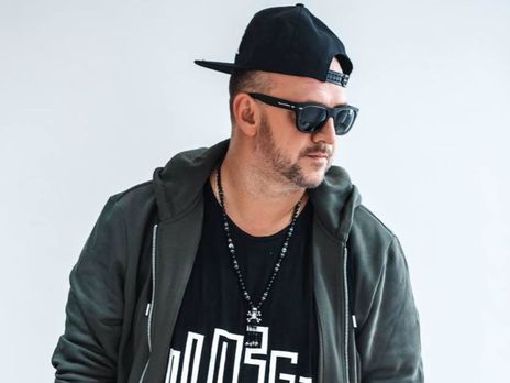 Потап поделился собственным архивным фото с длинными волосами