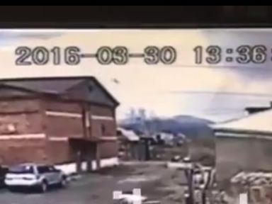 Крушение российского штурмовика в Приморье сняла камера наблюдения. Видео