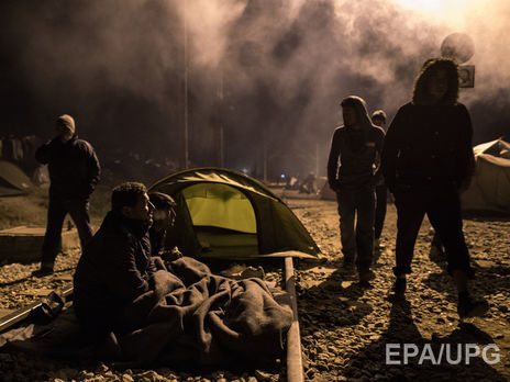 Мигранты заблокировали железную дорогу на границе Греции и Македонии