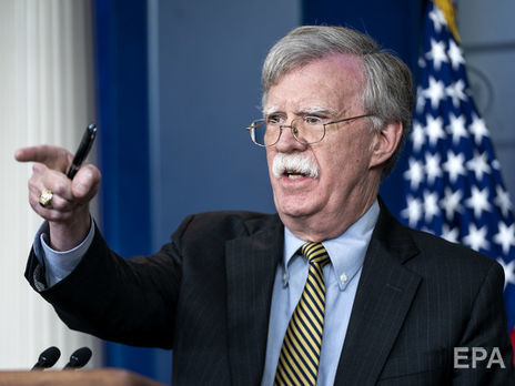 Болтон заявил, что сам просил Трампа об отставке