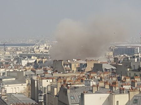 В центре Парижа прогремел взрыв в жилом доме