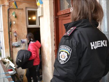 Во Львове хулиган устроил погром у соседей, чуть не сжег жилой дом и избил четверых полицейских