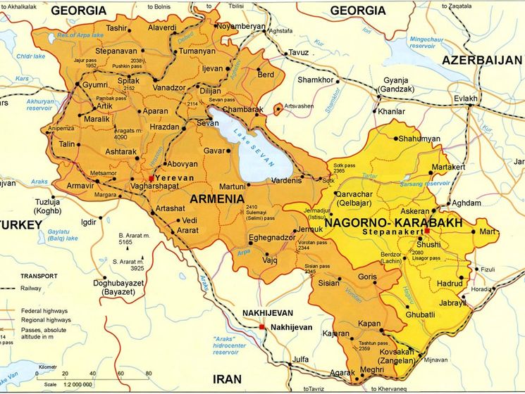 Артиллерийские обстрелы в Нагорном Карабахе продолжаются